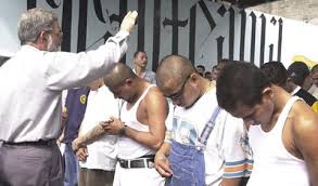 HONDURAS, IL GIORNO DOPO. Un missionario claretiano dietro la tregua delle bande HONDURAS, IL GIORNO DOPO. Un missionario claretiano dietro la tregua delle bande