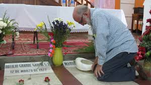 DOPO MONSIGNOR ROMERO CHI? Una frase del Papa riferita dal presidente del Salvador fa pensare al gesuita Rutilio Grande