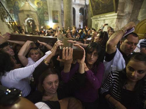 “SECONDO LA SENSIBILITA’ DEL PAPA”. Una gigantesca Via Crucis percorrerà le strade di Rio de Janeiro il 26 luglio. Confermata la partecipazione di papa Francisco alla rappresentazione “SECONDO LA SENSIBILITA’ DEL PAPA”. Una gigantesca Via Crucis percorrerà le strade di Rio de Janeiro il 26 luglio. Confermata la partecipazione di papa Francisco alla rappresentazione