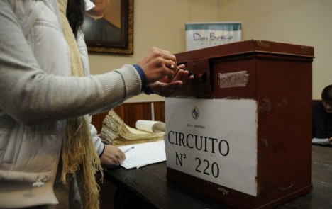 UN PASSO VERSO L’ABROGAZIONE. L’Uruguay va alle urne per decidere se sottoporre a referendum la legge sull’aborto