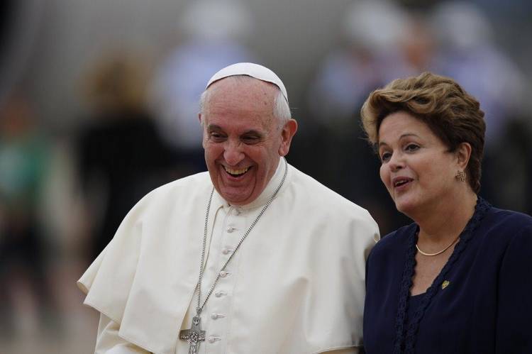Francisco-Presidente-Rousseff-Janeiro-AP_CLAIMA20130722_0137_14