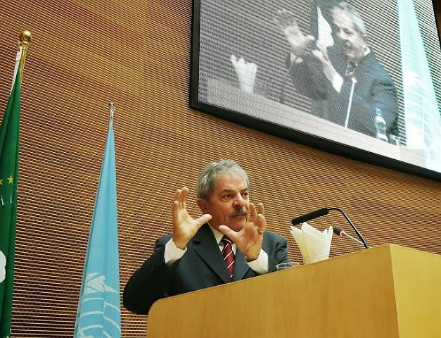 ANCORA LULA DOPO DILMA? È lo scenario più probabile, facilitato dalle stesse manifestazioni di questi giorni ANCORA LULA DOPO DILMA? È lo scenario più probabile, facilitato dalle stesse manifestazioni di questi giorni