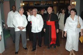 FIDEL, RAUL E IL CARDINALE. Nel giorno del compleanno numero 87 di Castro la Chiesa cubana traccia il bilancio di cinque anni di riforme del fratello FIDEL, RAUL E IL CARDINALE. Nel giorno del compleanno numero 87 di Castro la Chiesa cubana traccia il bilancio di cinque anni di riforme del fratello