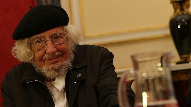 ERNESTO CARDENAL. “Io, poeta ispirato dalla Teologia della Liberazione dico che questo Papa è rivoluzionario”