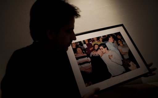 “TENEREZZA” 	NELLA BARACCOPOLI. La foto e la sua storia approdano nella favela di Buenos Aires che Bergoglio era solito frequentare