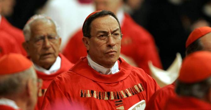MARADIAGA: “LOS MIGRANTES NO SON DELINCUENTES”. El cardenal hondureño defiende a los centroamericanos expulsados de los Estados Unidos