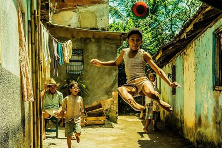 COME LUI NESSUN ALTRO. Prima immagine del film su Pelé, in uscita per i mondiali di calcio del 2014