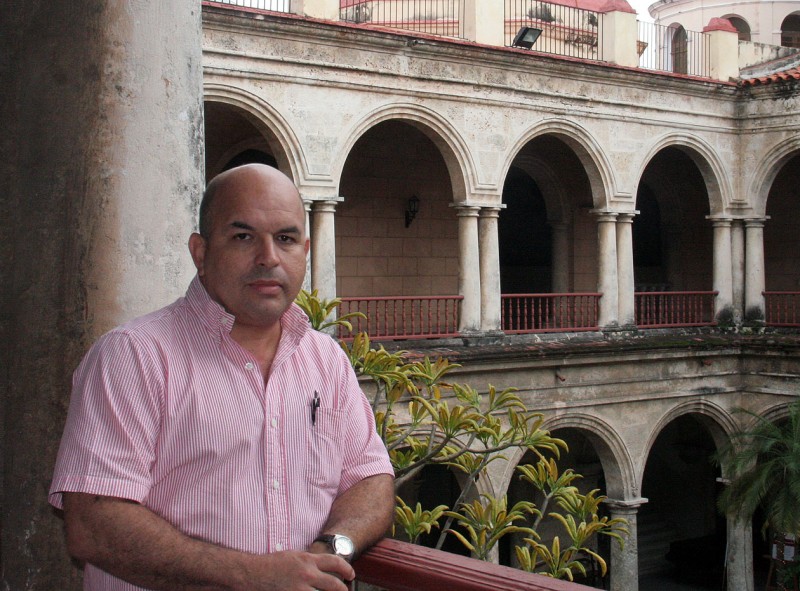 FRANCISCO VISTO DESDE CUBA. Entrevista a Orlando Márquez, director de Palabra Nueva: El Papa, el futuro, las reformas, los muros que caen…