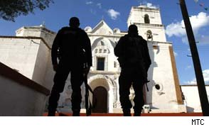 UNA “CRISTIADA” CONTRO IL NARCOTRAFFICO. Chiese chiuse in Messico nelle zone piagate dalla violenza narcos, e riaperte per le celebrazioni di Avvento UNA “CRISTIADA” CONTRO IL NARCOTRAFFICO. Chiese chiuse in Messico nelle zone piagate dalla violenza narcos, e riaperte per le celebrazioni di Avvento