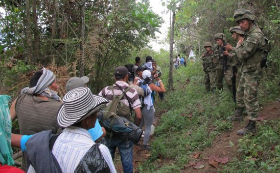 BILANCI DI GUERRA E VOGLIA DI PACE. Sei milioni di colombiani hanno patito la violenza negli ultimi decenni BILANCI DI GUERRA E VOGLIA DI PACE. Sei milioni di colombiani hanno patito la violenza negli ultimi decenni