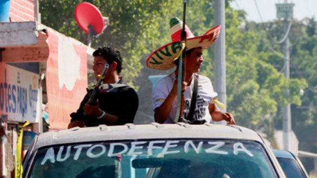 “AUTODIFESE” CONTRO “TEMPLARI”. Commandos di civili prendono d’assedio i bastioni del narcotraffico in Messico “AUTODIFESE” CONTRO “TEMPLARI”. Commandos di civili prendono d’assedio i bastioni del narcotraffico in Messico