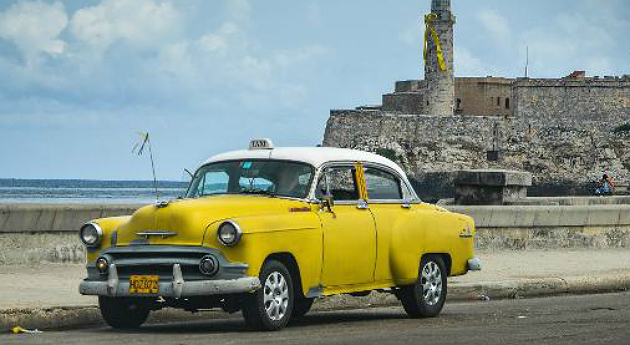 CUBA. ADESSO TOCCA AI TAXI. Verranno privatizzati e i taxisti riuniti in cooperative CUBA. ADESSO TOCCA AI TAXI. Verranno privatizzati e i taxisti riuniti in cooperative