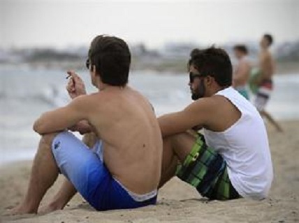 URUGUAY. MARE, SOLE E MARIHUANA. Ad un mese dalla liberalizzazione, la torrida estate uruguayana odora di cannabis URUGUAY. MARE, SOLE E MARIHUANA. Ad un mese dalla liberalizzazione, la torrida estate uruguayana odora di cannabis