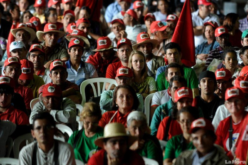TERRA, PANE E DIGNITA’. A Recife, nel nord-est del Brasile, la città di Helder Camara, terzo convegno del movimento contadino cattolico TERRA, PANE E DIGNITA’. A Recife, nel nord-est del Brasile, la città di Helder Camara, terzo convegno del movimento contadino cattolico
