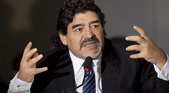 CALCIO & POLITICA. La ricetta di Maradona, che farà il telecronista dei Mondiali di calcio per la catena televisiva TeleSUR CALCIO & POLITICA. La ricetta di Maradona, che farà il telecronista dei Mondiali di calcio per la catena televisiva TeleSUR