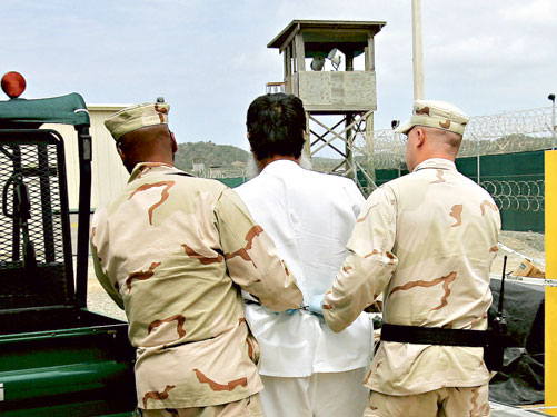 DA GUANTANAMO ALL’AMERICA LATINA. Il viaggio di sola andata sarà intrapreso da un certo numero di detenuti. Prima destinazione Uruguay
