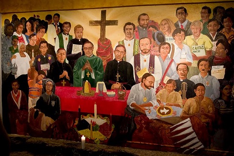 IL ROMERO DEL GUATEMALA. Così viene chiamato il vescovo Juan José Gerardi, assassinato 16 anni fa. Aveva appena presentato un rapporto contro i crimini militari IL ROMERO DEL GUATEMALA. Così viene chiamato il vescovo Juan José Gerardi, assassinato 16 anni fa. Aveva appena presentato un rapporto contro i crimini militari