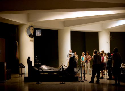 IL MIRACOLO DI MONSIGNOR ROMERO. I luoghi della vita dell’arcivescovo assassinato nel 1980 sono tra le principali mete turistiche di El Salvador IL MIRACOLO DI MONSIGNOR ROMERO. I luoghi della vita dell’arcivescovo assassinato nel 1980 sono tra le principali mete turistiche di El Salvador