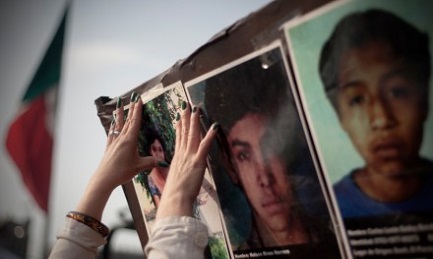 MADRI CHE CERCANO I FIGLI. Quei 3000 desaparecidos alla frontiera con il Messico. Tanti sono i migranti della cui sorte non si sa nulla MADRI CHE CERCANO I FIGLI. Quei 3000 desaparecidos alla frontiera con il Messico. Tanti sono i migranti della cui sorte non si sa nulla