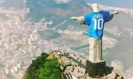 CRISTO D’AZZURRO VESTITO. L’arcidiocesi di Rio de Janeiro minaccia querela alla Rai italiana. Un oltraggio a un simbolo religioso amato dai brasiliani CRISTO D’AZZURRO VESTITO. L’arcidiocesi di Rio de Janeiro minaccia querela alla Rai italiana. Un oltraggio a un simbolo religioso amato dai brasiliani