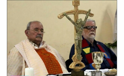 RITORNI. PRIMA MESSA DI D’ESCOTO. La sospensione gli venne inflitta 30 anni fa da san Giovanni Paolo II. Papa Francesco glie l’ha tolta agli inizi di agosto RITORNI. PRIMA MESSA DI D’ESCOTO. La sospensione gli venne inflitta 30 anni fa da san Giovanni Paolo II. Papa Francesco glie l’ha tolta agli inizi di agosto