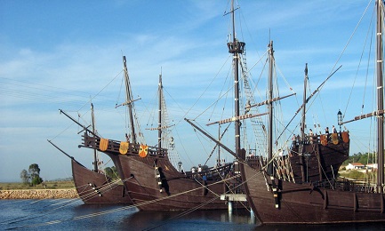 Ricostruzione delle tre caravelle in dimensione naturale, ancorate nel Molo de las Carabelas