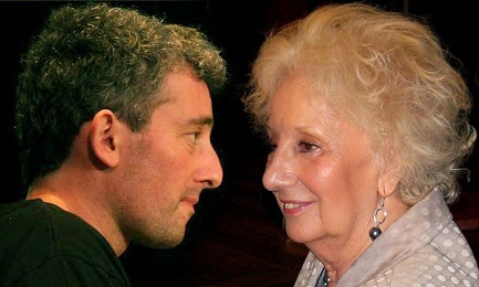 Estela Barnes de Carlotto con il nipote Ignacio Guido Montoya
