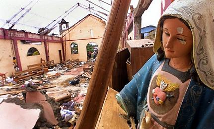 “CHE DIO CI PERDONI”. la guerriglia colombiana ammette la strage in cui morirono 79 colombiani rifugiati in una chiesa nel 2002 “CHE DIO CI PERDONI”. la guerriglia colombiana ammette la strage in cui morirono 79 colombiani rifugiati in una chiesa nel 2002