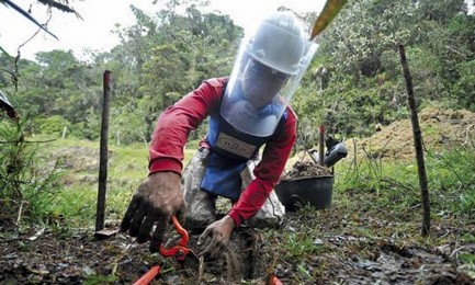 Sminatori al lavoro. Foto Cristian Garavito El Espectador