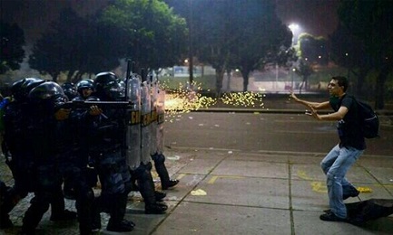 VENEZUELA. LA DIFFICILE RICOSTRUZIONE. Fallimento di un modello di sviluppo e debolezze di una alternativa credibile. La delusione dei chavisti, i limiti dell’opposizione