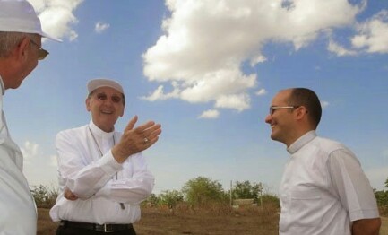 CUBA. STELLA SPIANA LA STRADA AL PAPA. Raul Castro incontra l’inviato del Papa per parlare della visita di Francesco nel mese di settembre CUBA. STELLA SPIANA LA STRADA AL PAPA. Raul Castro incontra l’inviato del Papa per parlare della visita di Francesco nel mese di settembre