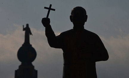 NO, IL PREZZO NON E’ GIUSTO. Interrotte le trattative per l’acquisto della casa natale di monsignor Romero NO, IL PREZZO NON E’ GIUSTO. Interrotte le trattative per l’acquisto della casa natale di monsignor Romero