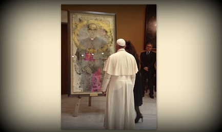 Il Papa davanti al ritratto del Beato Romero regalato da Cristina Kirchner