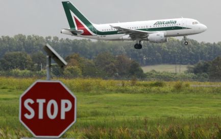 ALITALIA CONGELA I VOLI PER IL VENEZUELA. La compagnia di bandiera ha accumulato un ingente credito che il paese sudamericano non riesce a pagare