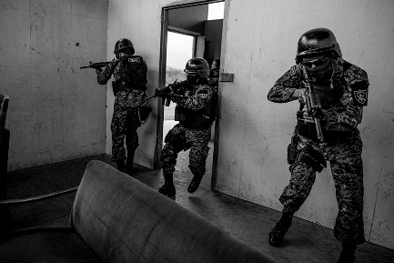 L’addestramento delle FER, le nuove forze speciali del Salvador. Foto: Manu Brabo per El Faro