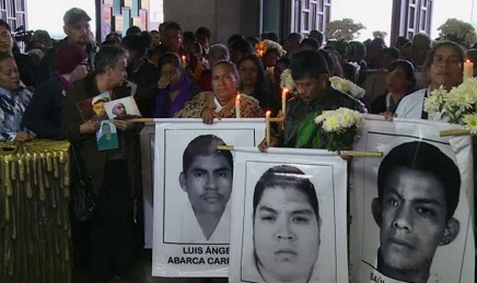 AYOTZINAPA DAL PAPA? Genitori dei 43 studenti sequestrati e scomparsi in Messico chiedono un incontro durante il viaggio di settembre negli Stati Uniti