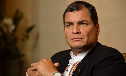 Correa: cattolico osservante, ex missionario e seminarista, si definisce umanista e cristiano di sinistra
