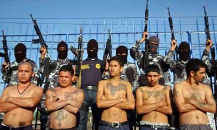 EL SALVADOR. STORICA SENTENZA. La Corte Suprema del paese centroamericano dichiara le “maras”, le bande giovanili metropolitane, “organizzazioni terroristiche”