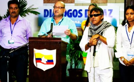 LA GUERRIGLIA BUSSA IN VATICANO. Adesso è ufficiale: Le FARC chiedono un incontro con Papa Francesco e la nomina di un suo Delegato ai negoziati di pace