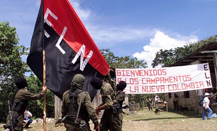 BUONE NOTIZIE DAL FRONTE. Dopo le FARC anche l’Esercito di Liberazione Nazionale inizierà negoziati di pace. Correa: con il Papa in Ecuador parlammo di conflitti armati