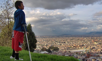 L’ACCORDO GOVERNO-FARC VERSO IL PLEBISCITO. Il presidente Santos vuole sottoporre al voto dei colombiani l’esito dei negoziati di l’Avana e abbassa la soglia di approvazione