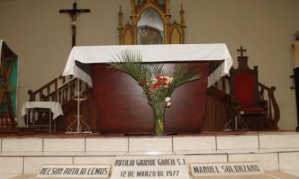 I “COMPAGNI MARTIRI” DI RUTILIO. Sono i due contadini uccisi con il sacerdote salvadoregno alcuni giorni prima di Romero, anch’essi incamminati con lui verso gli altari