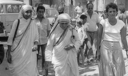 Madre Teresa di Calcutá nella favela Marcílio Dias, in Brasile. Foto: Athayde dos Santos