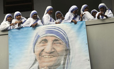MADRE TERESA DI CALCUTTA. A metà gennaio le reliquie arriveranno a Ciudad Juárez. Venezuela la prima casa dopo l’India. L’incontro con Fidel Castro a Cuba. 6 viaggi in Messico