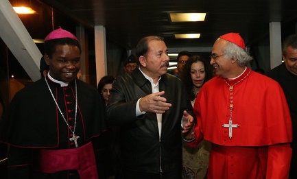 Ortega con il cardinale del Nicaragua Leopoldo Brenes