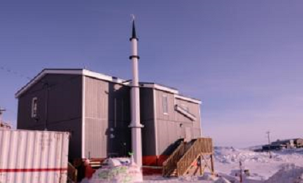 MOSCHEE AL POLO NORD, CAPPELLE AL POLO SUD. Appena inaugurata una moschea islamica nella regione ghiacciata di Nunavut, in Canada