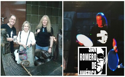 Il batterista Nicko McBrain e il chitarrista Janick Gers nella cripta. A destra McBrain sul palco con la maglietta “San Romero di America”