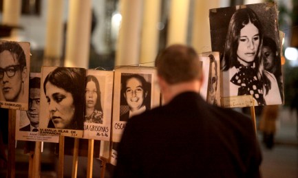 CHIESA URUGUAYANA E DITTATURA. Anche i vescovi del paese sudamericano si dichiarano favorevoli all’apertura degli archivi vaticani sugli anni 1973-1985