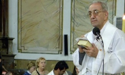 Il sacerdote Eugenio Zitelli