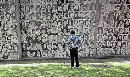 DITTATURA ARGENTINA E CHIESA. Chi sapeva degli orrori e approvava, i vescovi reticenti, gli oppositori, quelli silenziosi